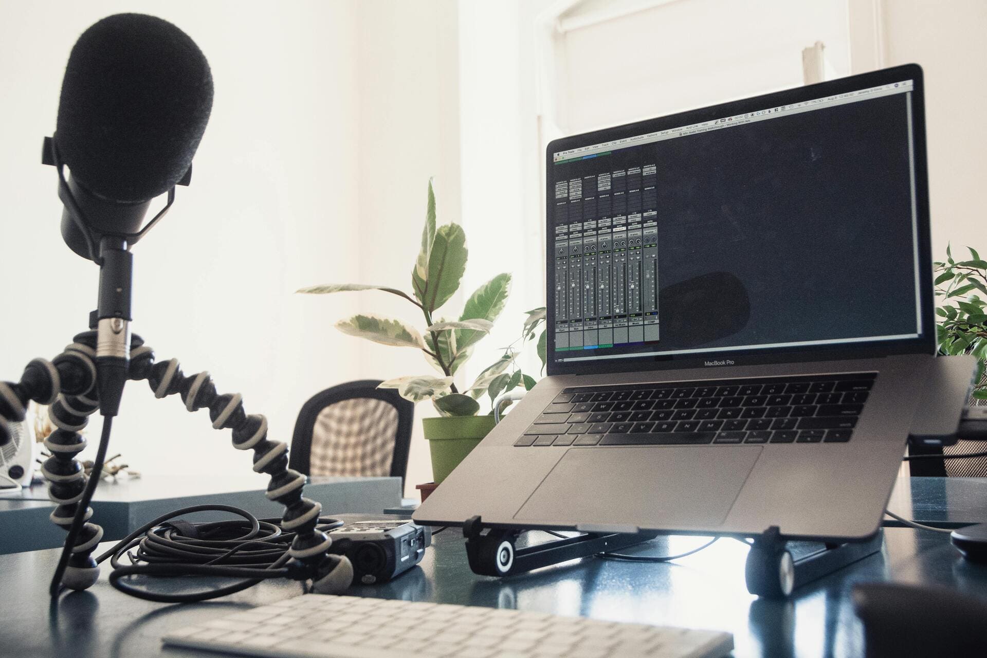 pexels-jeremy-enns-2102949-5083606 (1)